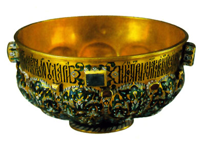 Золотая чаша подарена патриархом Никоном царю Алексею Михайловичу в 1653 году