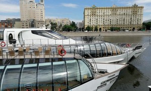 Яхты "Рэдиссон" для экскурсий по Москве