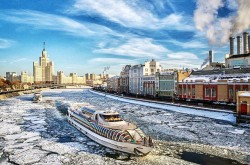 Экскурсия по Москве реке зимой