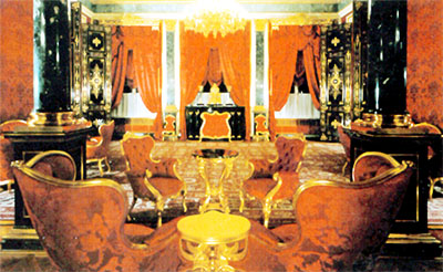 Красная гостиная Парадных апартаментов императрицы