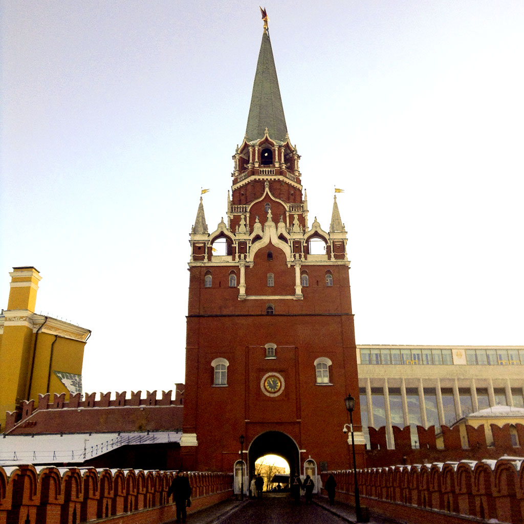 Как выглядит троицкая башня в москве фото