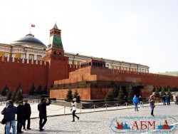 Красная площадь - вид на Мавзолей В.И. Ленина